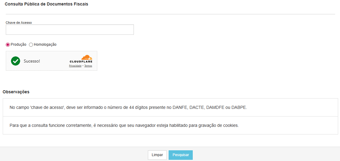 Captura de tela de uma página da Web para consulta pública de documentos fiscais, com campos para entrada de chave de acesso, seleção entre "Produção" e "Homologação", mensagem de sucesso, notas sobre informações necessárias e opções para download de XML.
