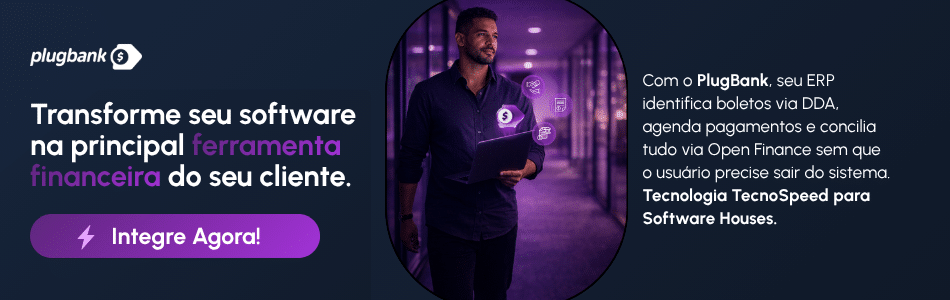 Um homem de camisa preta segura um tablet enquanto caminha em um ambiente escuro com ícones digitais. O texto destaca o PlugBank como solução para o Split Payment Reforma Tributária em softwares, com o botão roxo “Integre Agora!”.